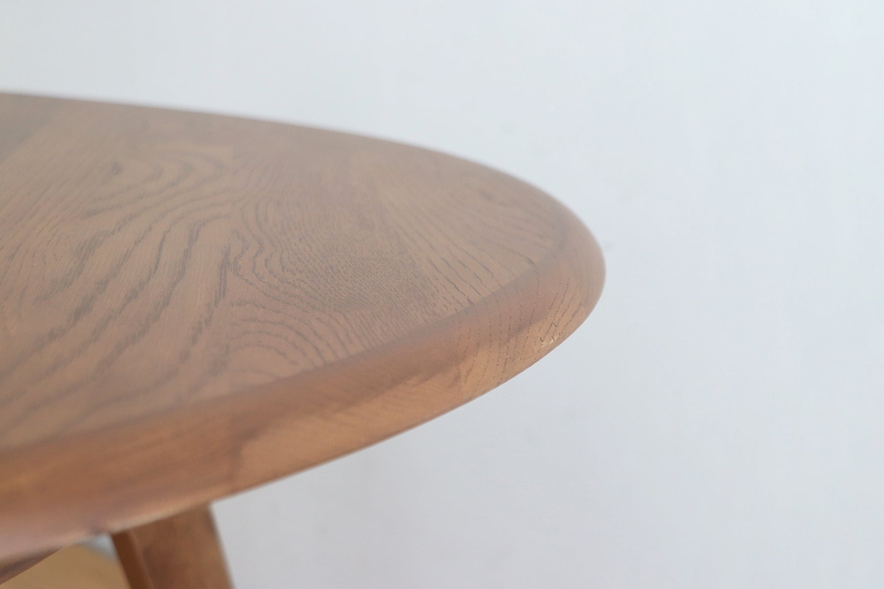 リガラ 110円形ダイニングテーブル