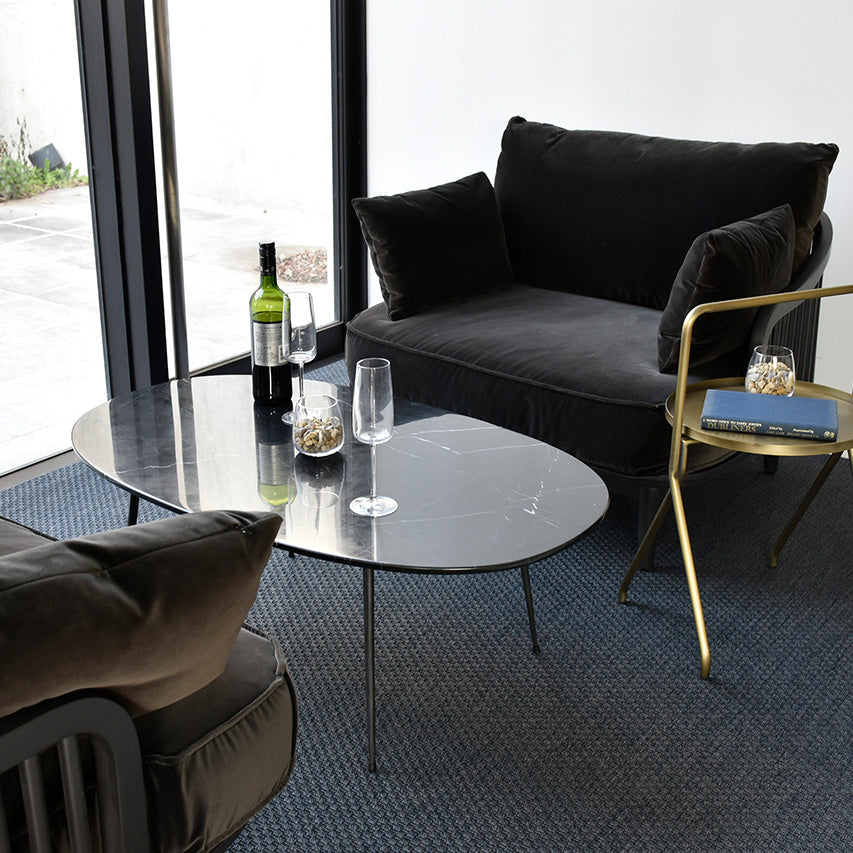 チケ リビングテーブル