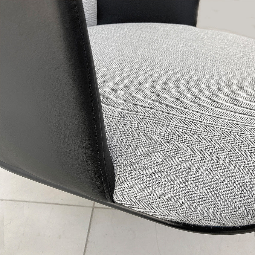 アフティ チェア