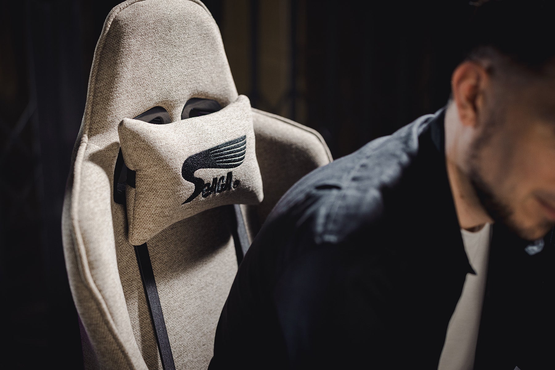 SeAGA-04 ゲーミングチェア