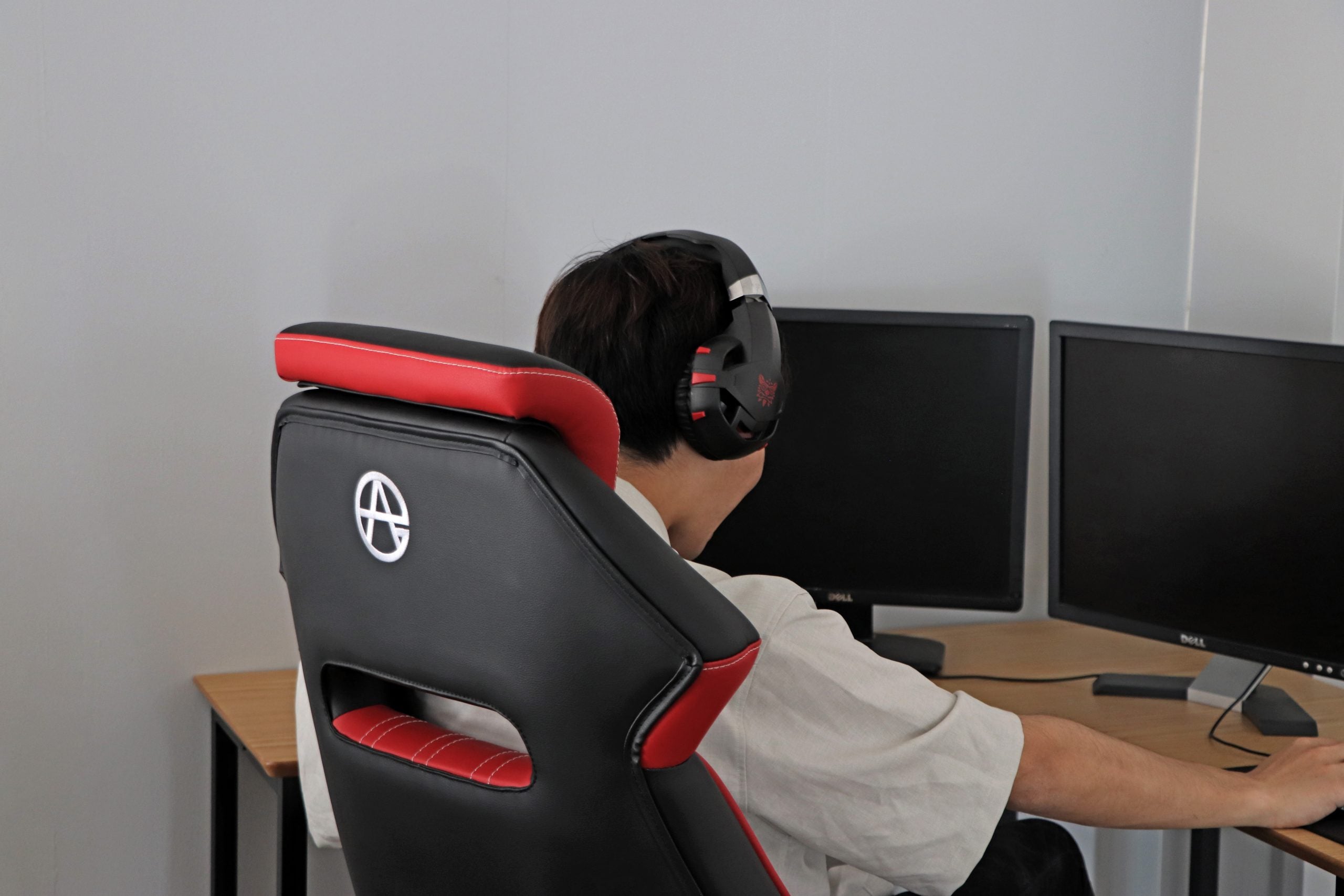 SeAGA-05 ゲーミングチェア