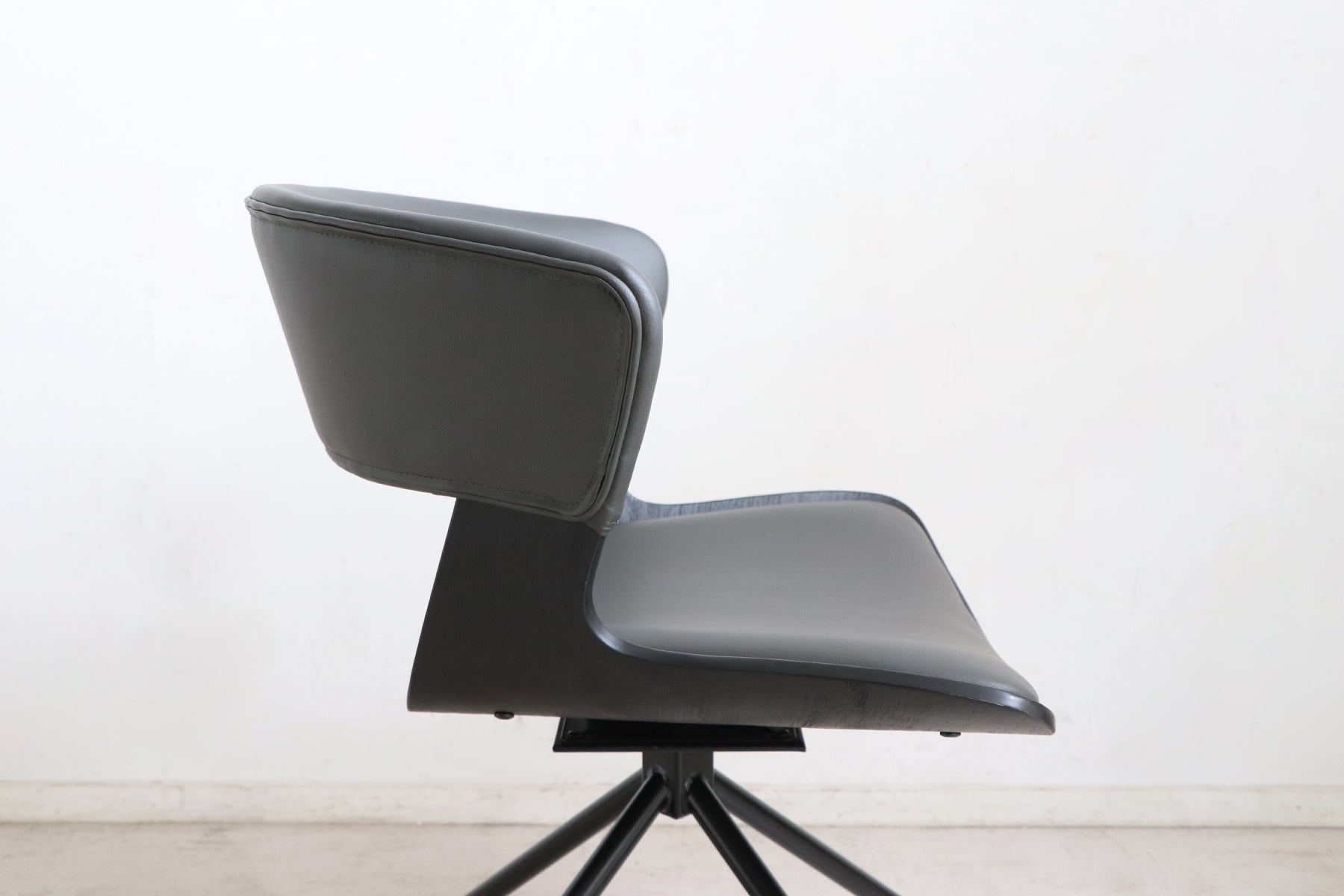 TMルシア ラウンドチェア