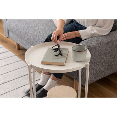 サイドテーブル