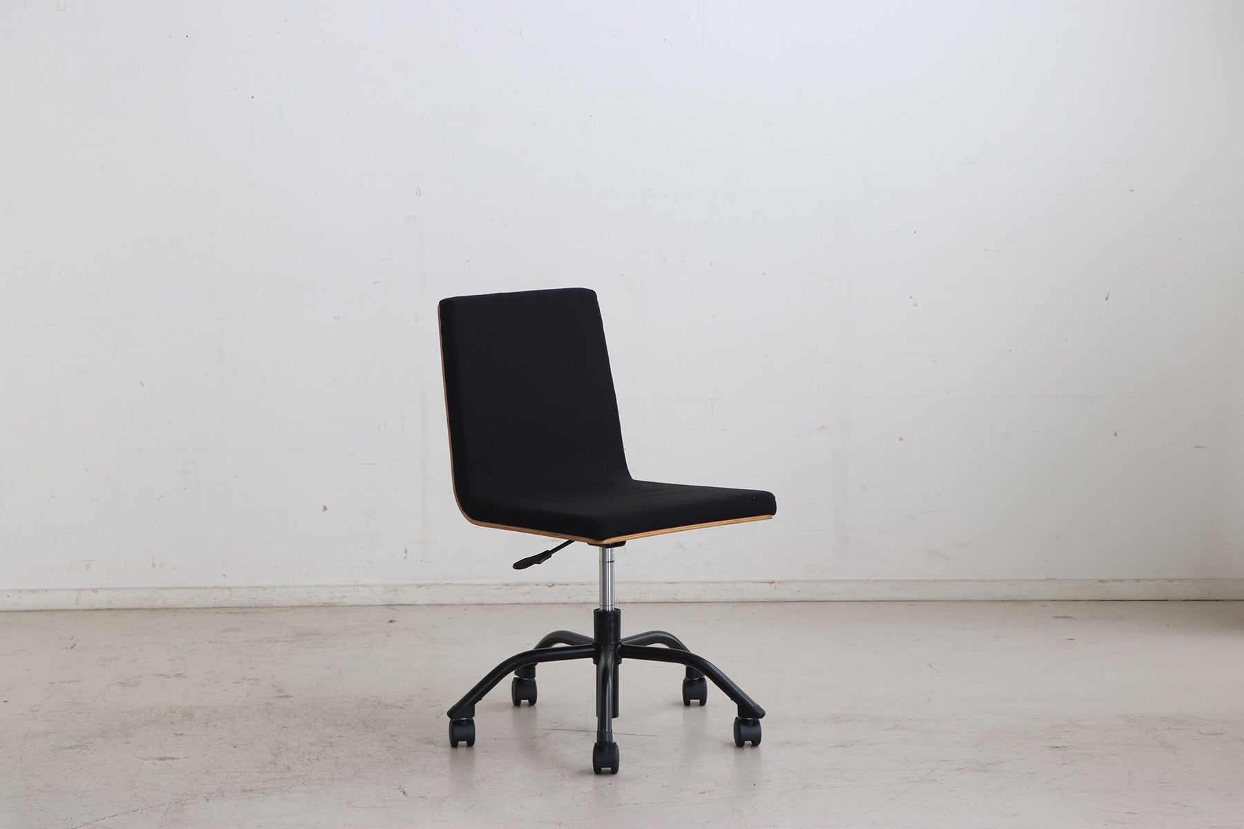 ハウタ オフィスチェア