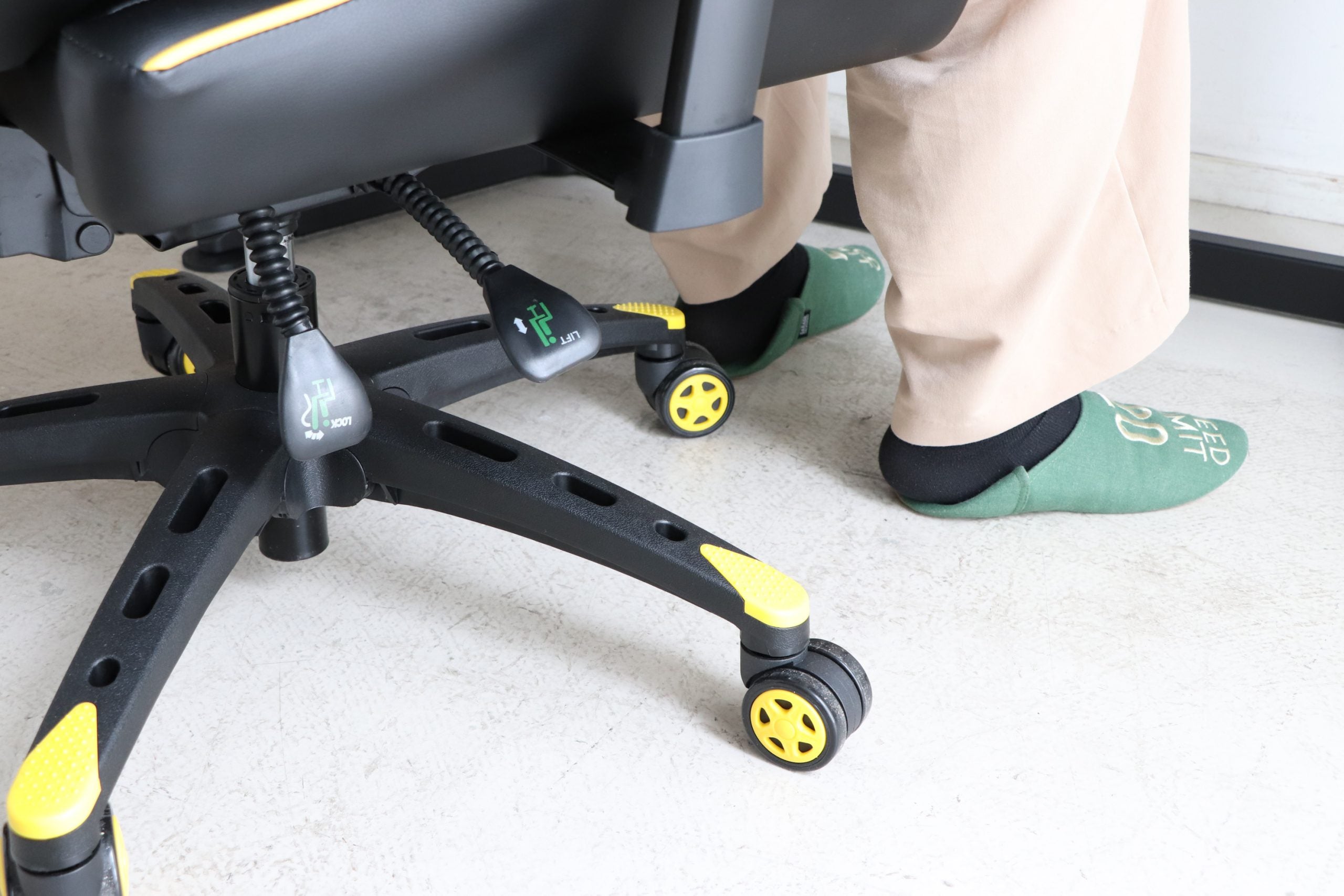 SeAGA-02 ゲーミングチェア