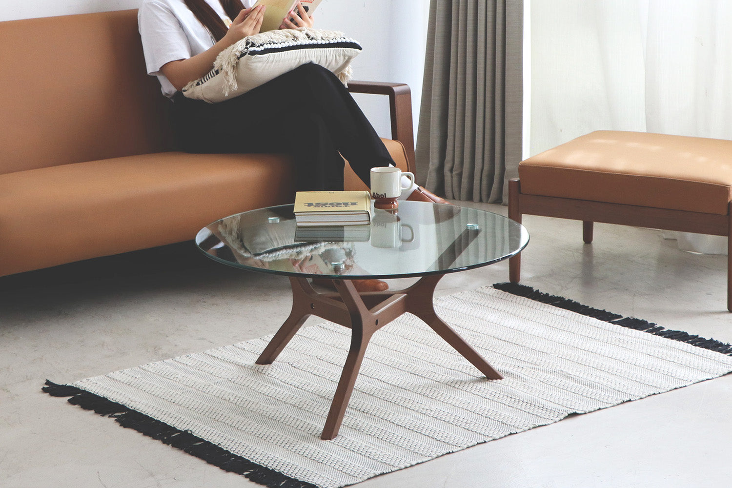 アモール ガラステーブル