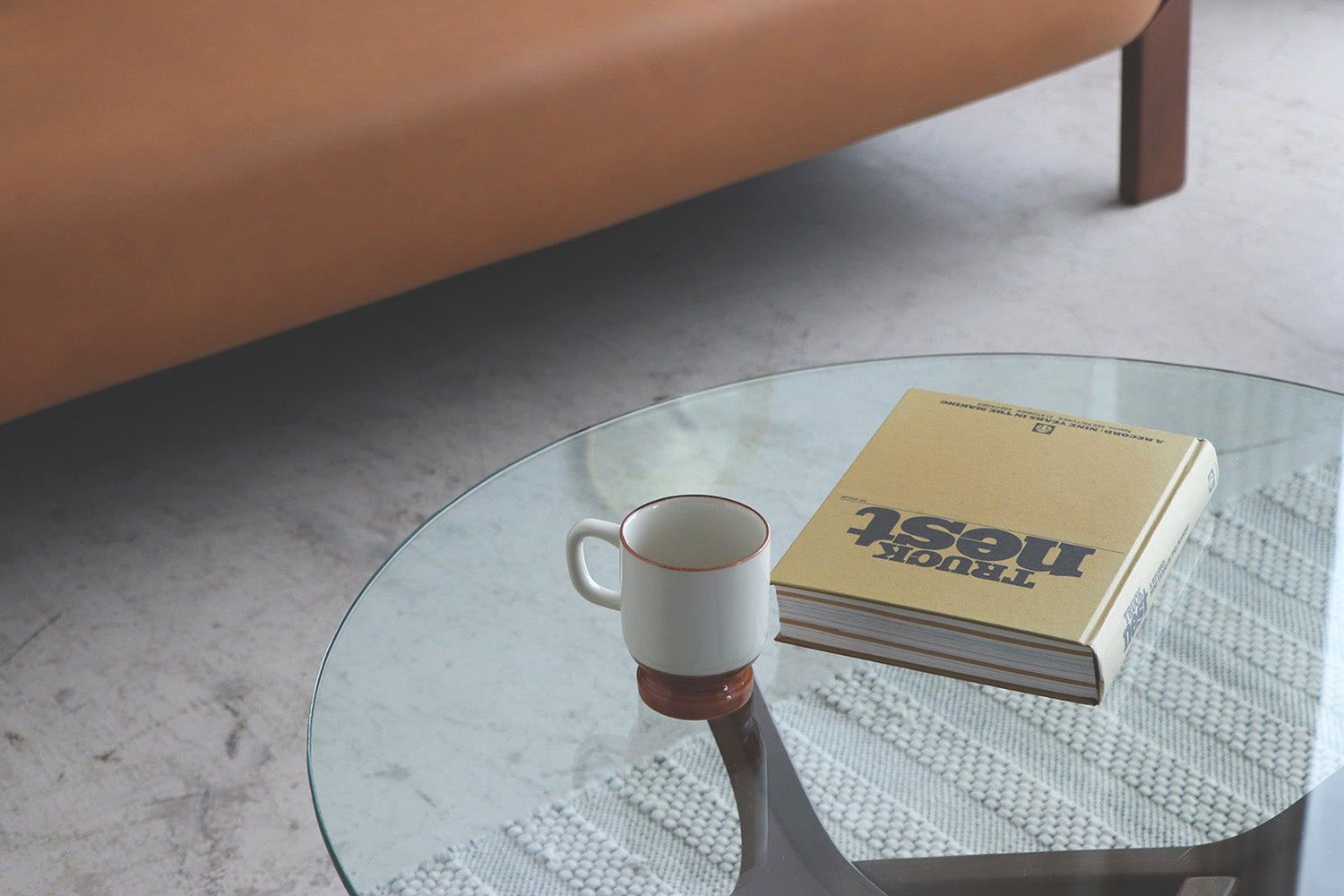 アモール ガラステーブル