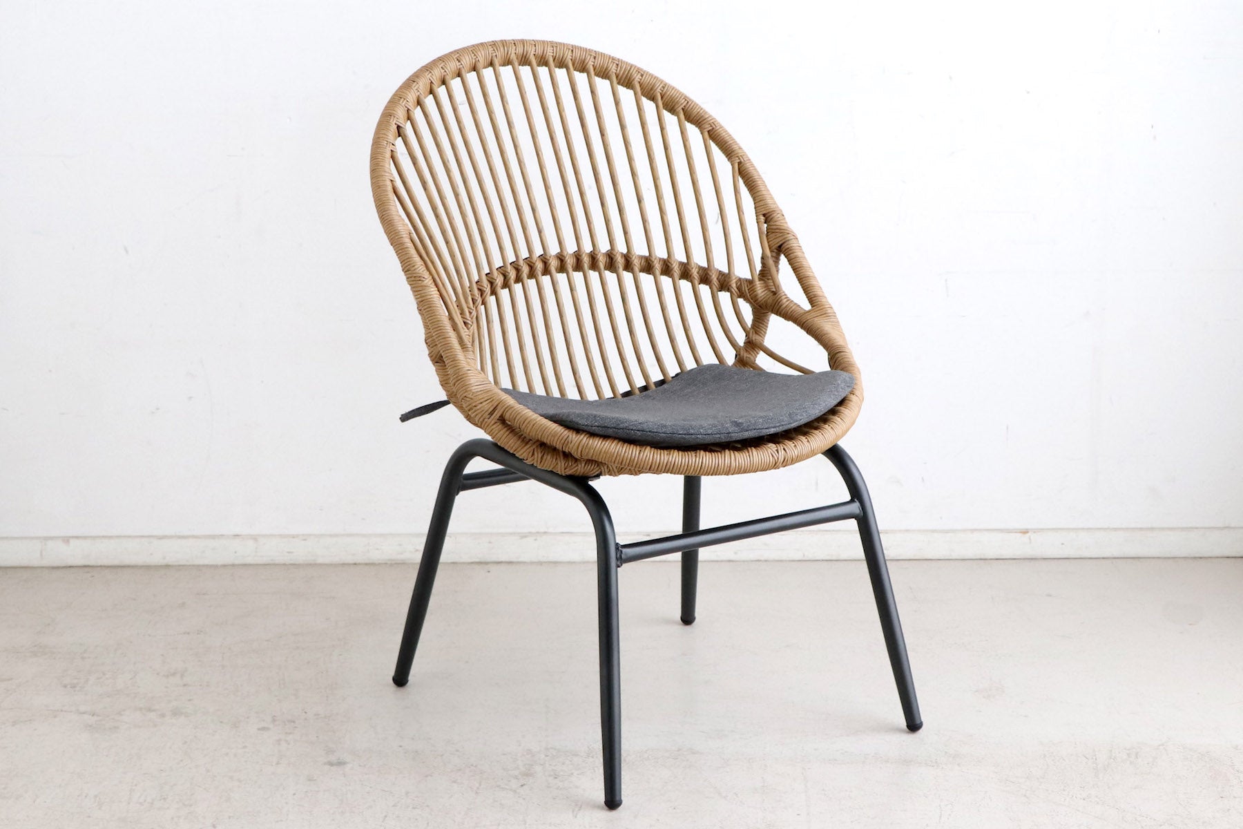 リゾネア オーバルチェア