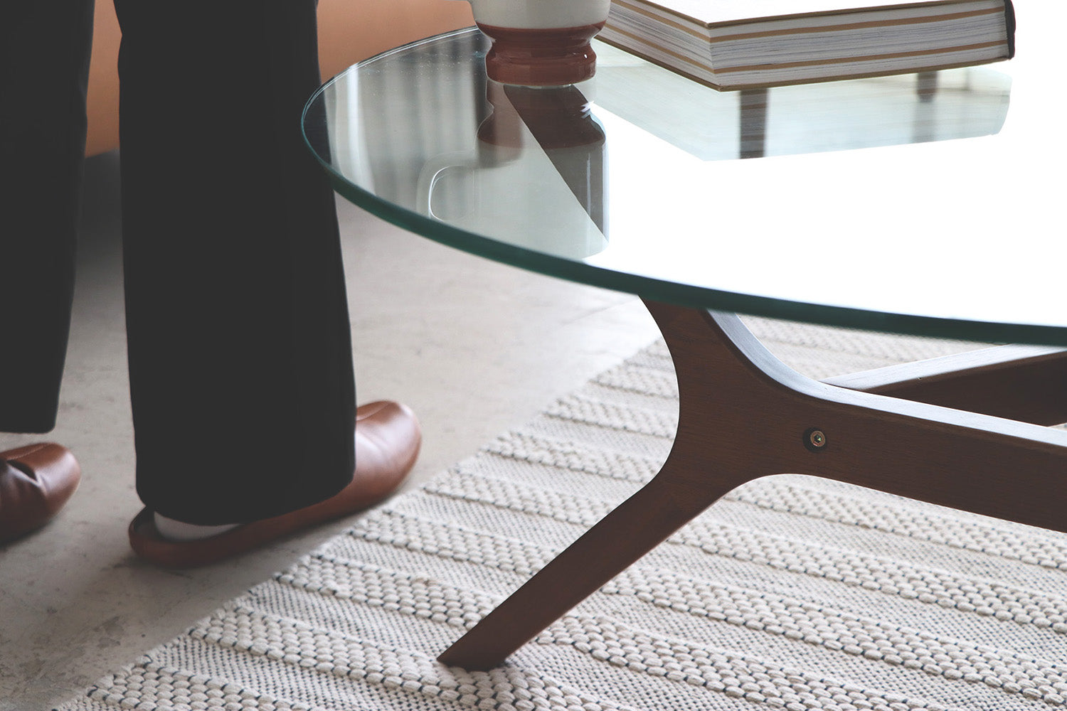 アモール ガラステーブル