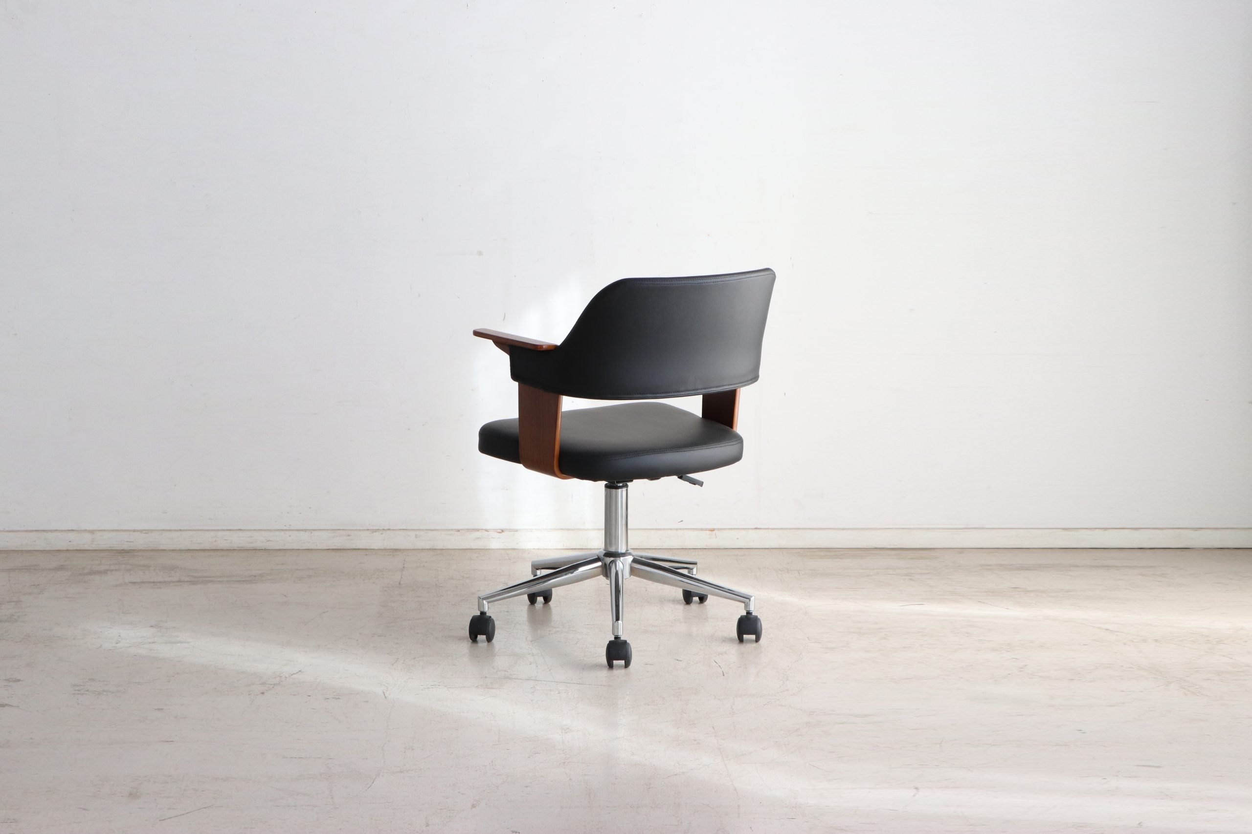 エイル オフィスチェア